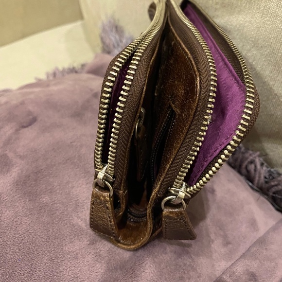 TANO Chicklit Crinkle Large Leather Wallet Clutch - Picture 3 of 14